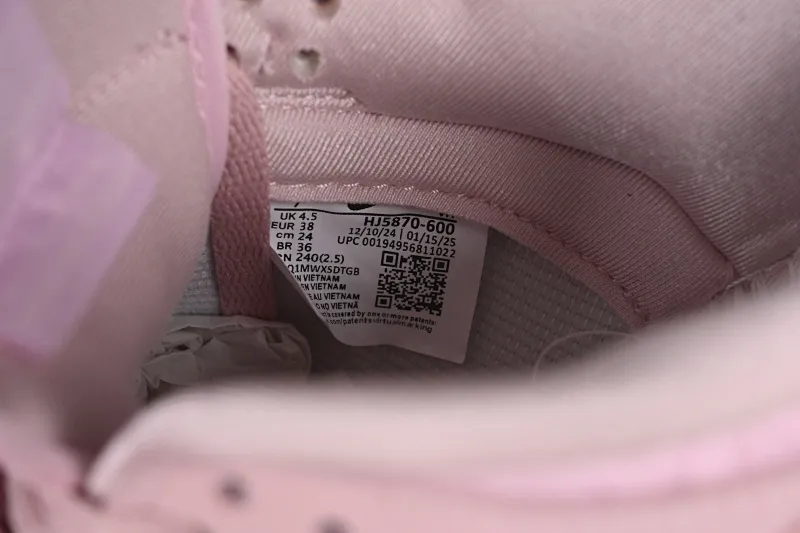All Categories Nk SB Dunk Series Nk SB Dunk Low Low-top sneakers Nike SB Dunk Low "Regal Pink" contains girly low-top casual sneakers HJ5870-600